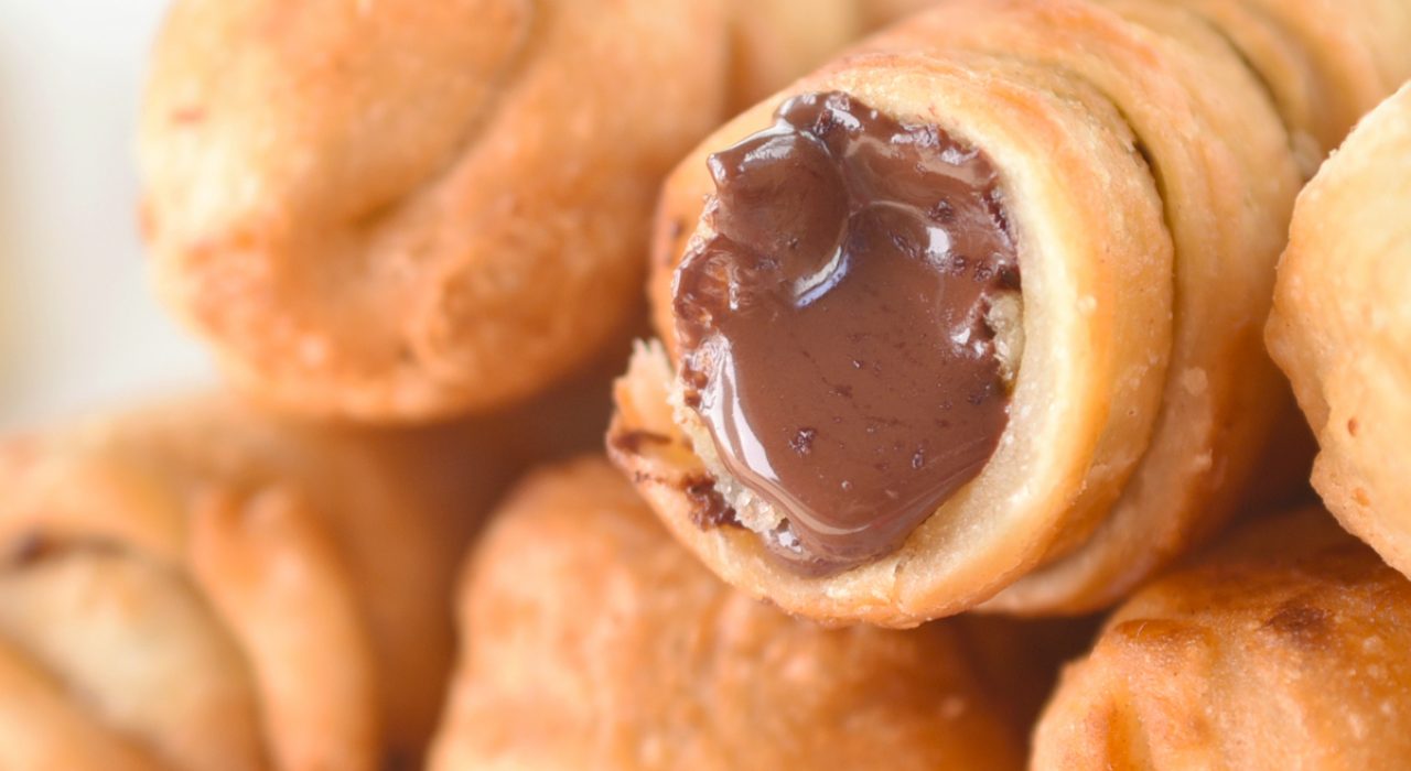 Tequeños rellenos de chocolate