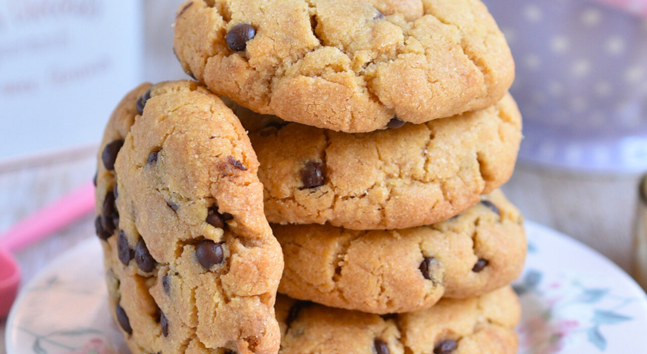 Galletas de mantequillla de maní / cacahuete (peanut butter) con chocolate
