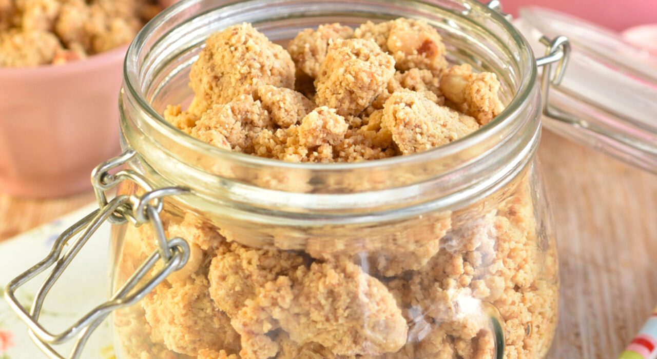 Granola tipo crumble de mantequilla de maní / cacahuetes (peanut butter)